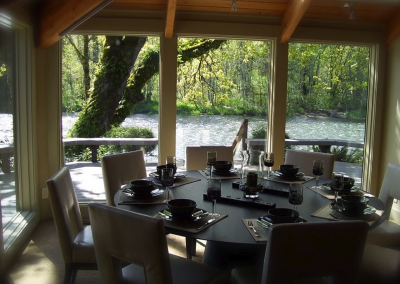 McKenzie River vacation home rental dining room