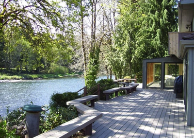 McKenzie River vacation home rental deck